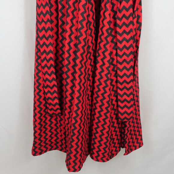 Gorgeous Red and Black Mexican Dancer Circle Flare Skirt - Picture 5 of 12